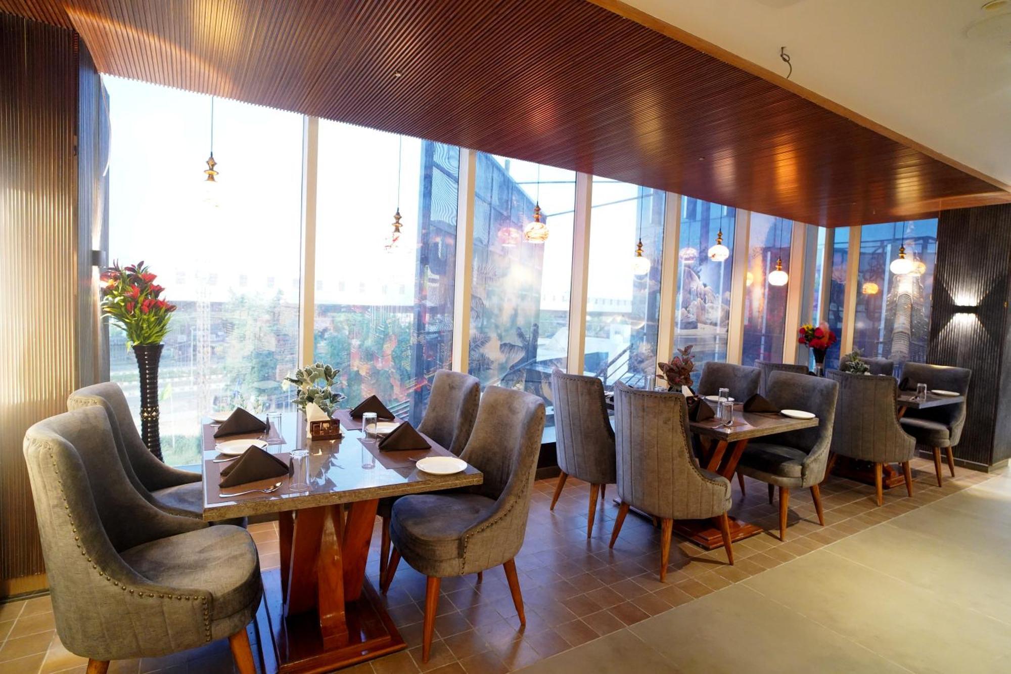 Hotel Sakura Gold Gurgaon Exterior foto