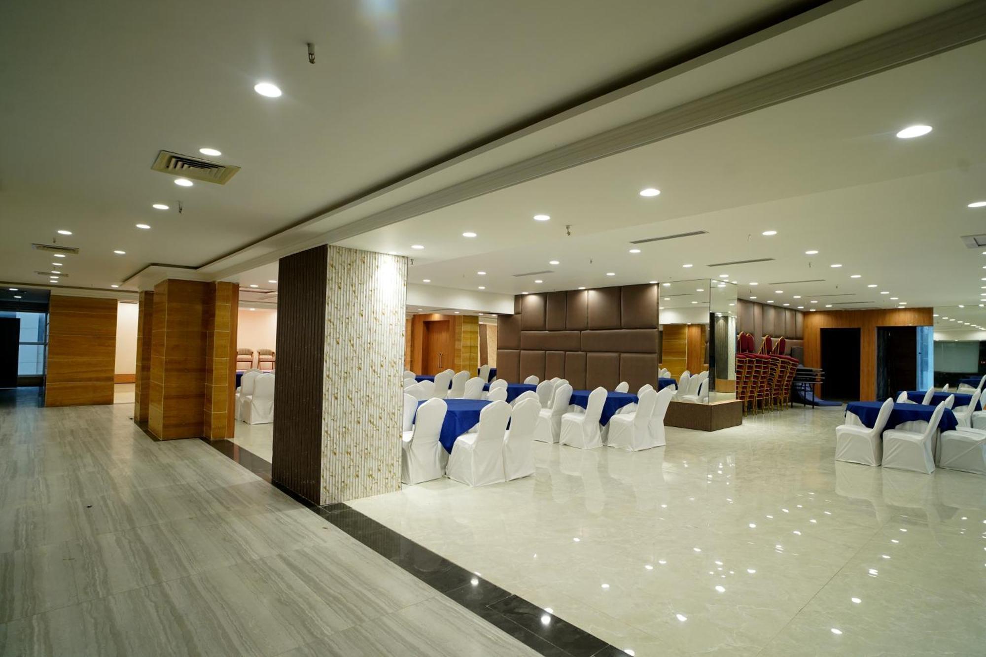 Hotel Sakura Gold Gurgaon Exterior foto