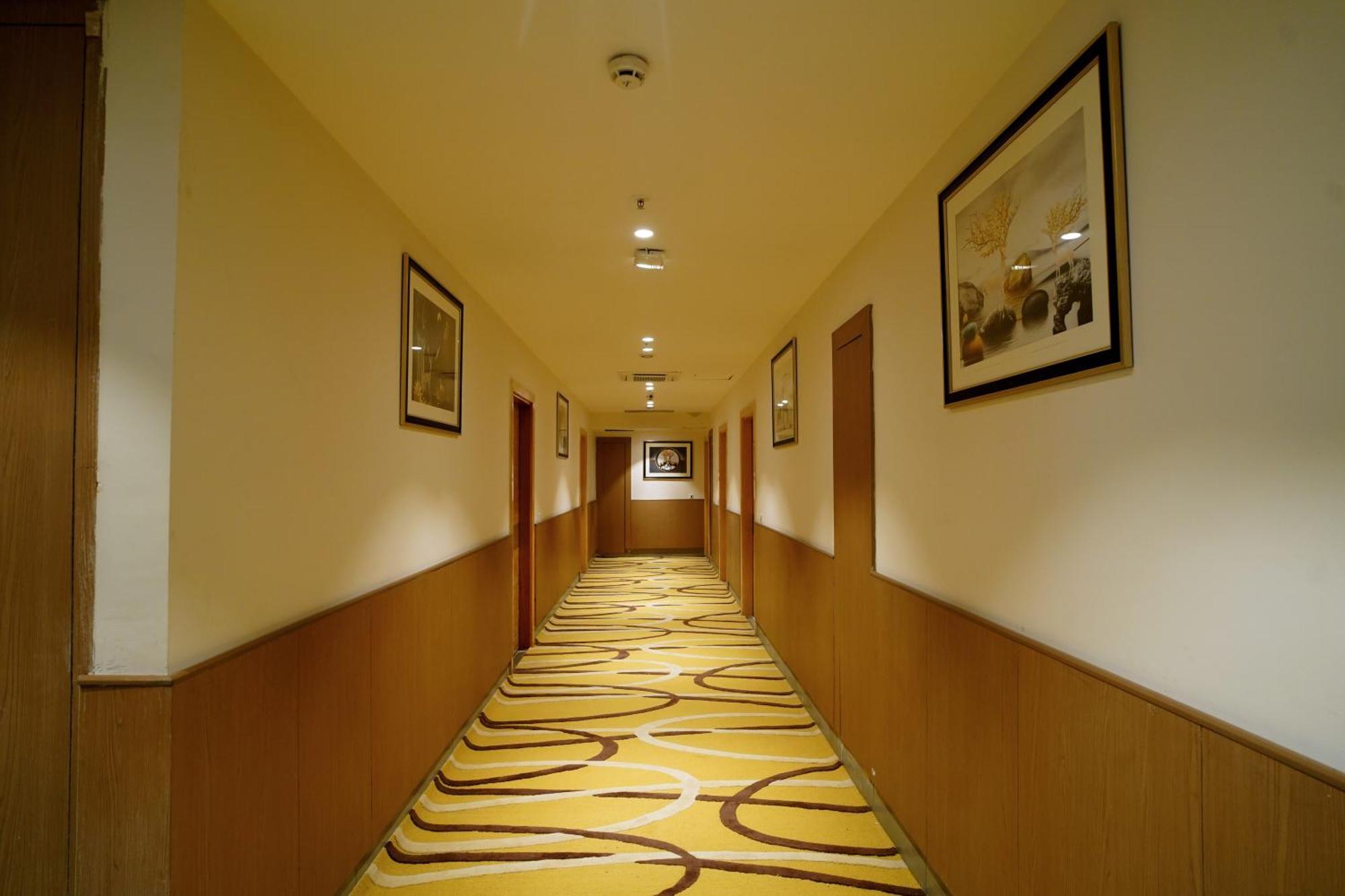 Hotel Sakura Gold Gurgaon Exterior foto