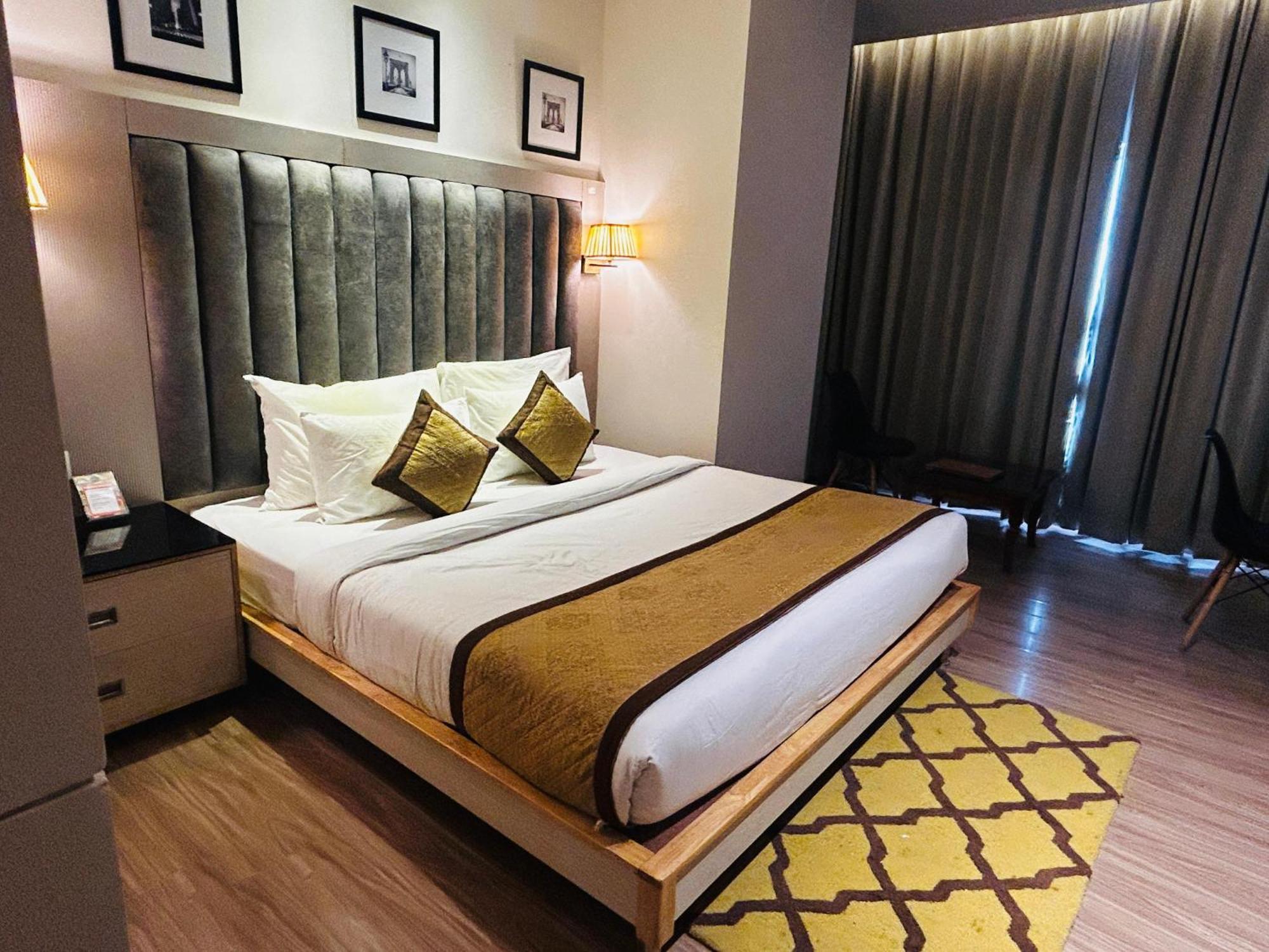 Hotel Sakura Gold Gurgaon Exterior foto