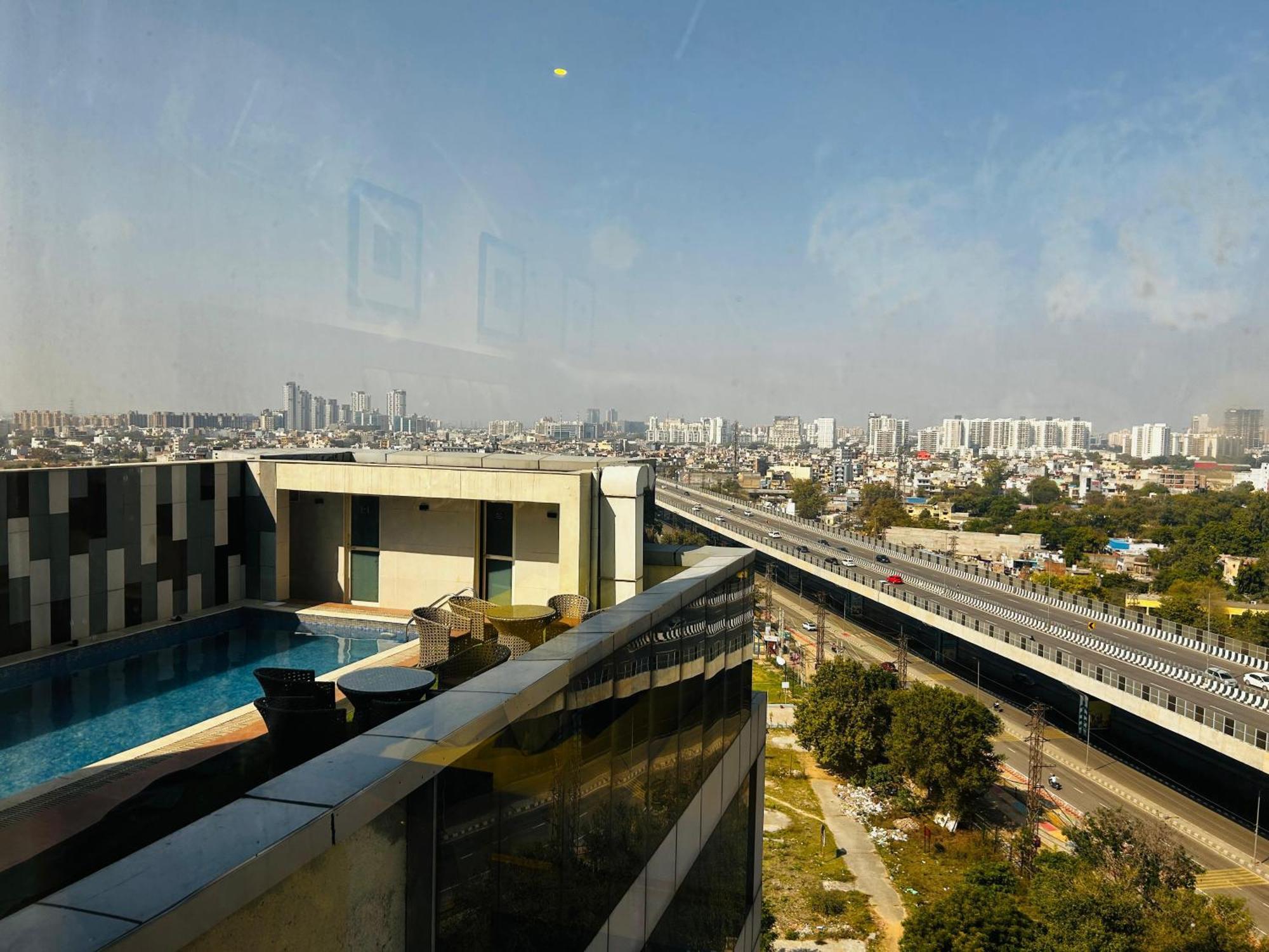 Hotel Sakura Gold Gurgaon Exterior foto