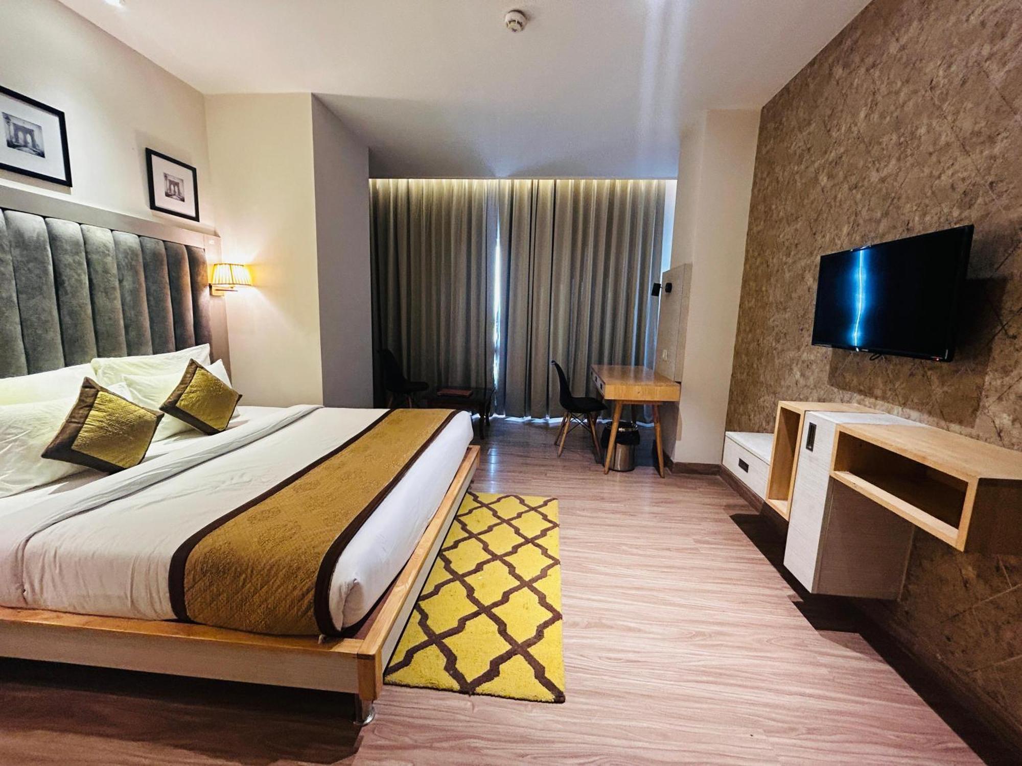 Hotel Sakura Gold Gurgaon Exterior foto