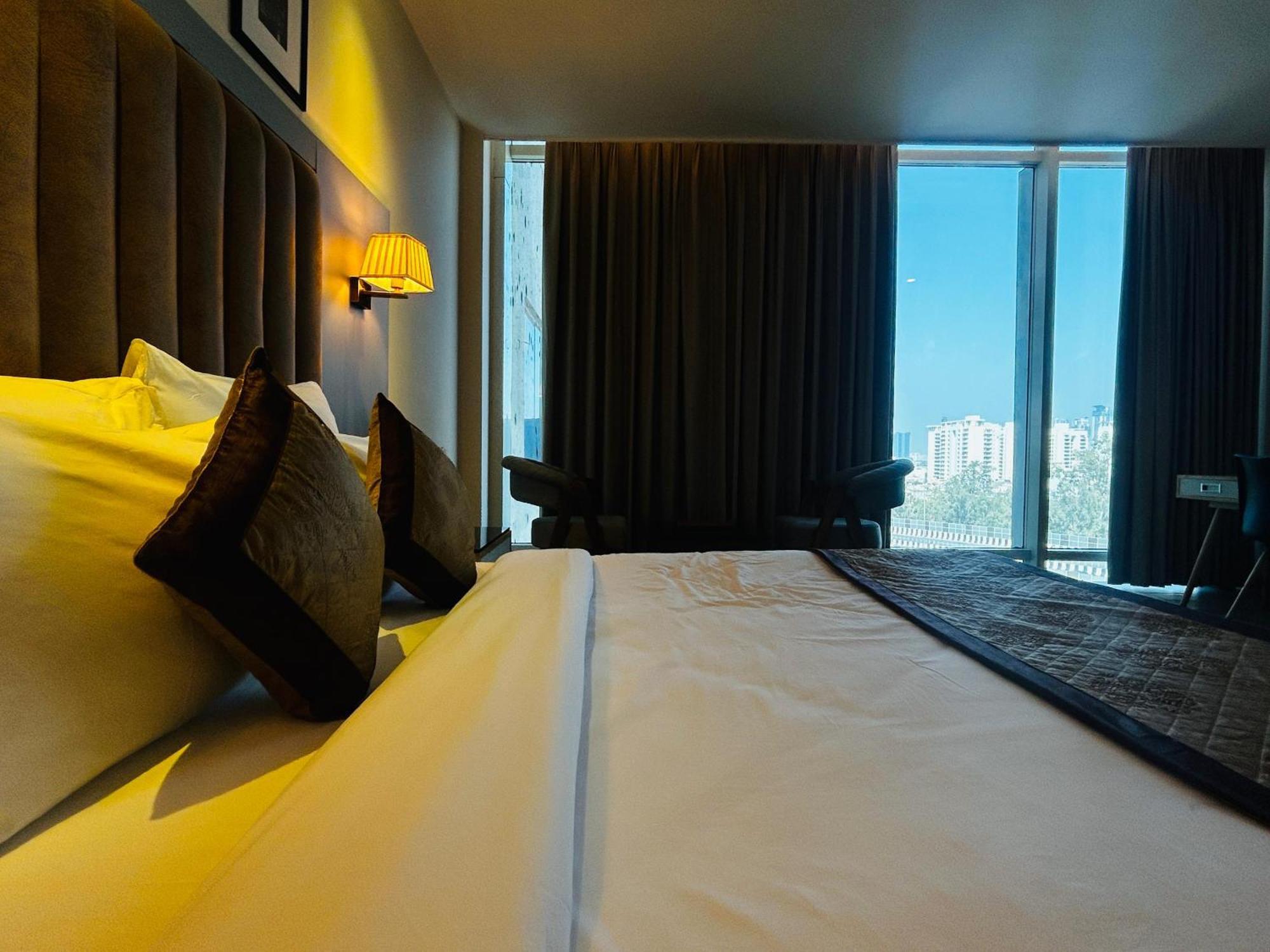 Hotel Sakura Gold Gurgaon Exterior foto