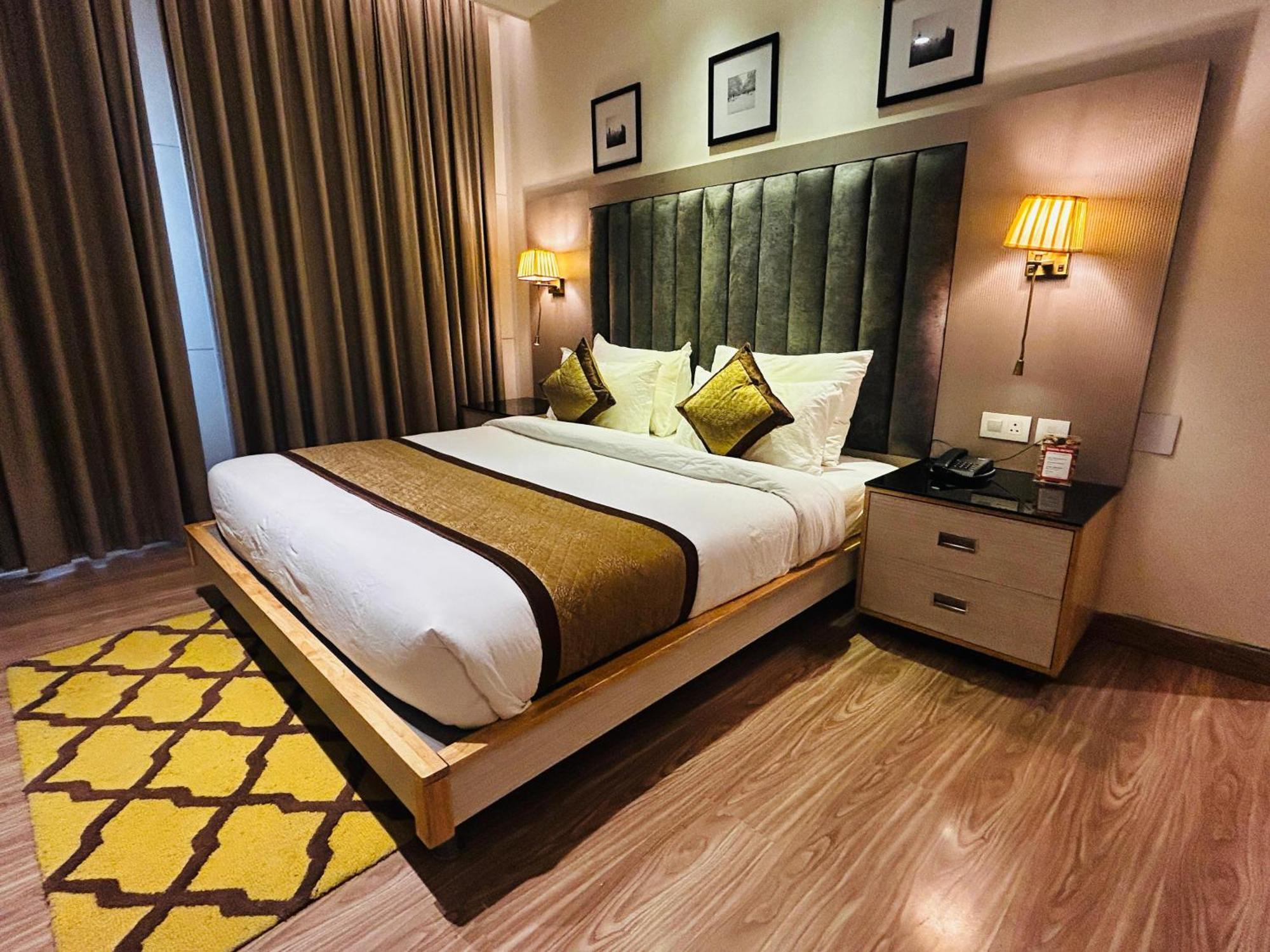 Hotel Sakura Gold Gurgaon Exterior foto