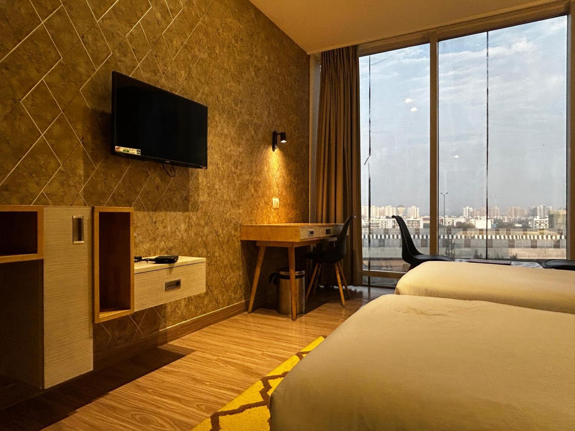 Hotel Sakura Gold Gurgaon Exterior foto